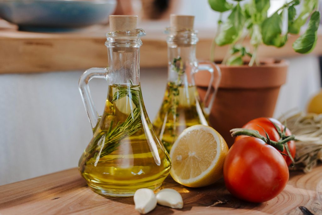 Nasze naturalne oleje spożywcze idealnie pasują do zdrowych posiłków